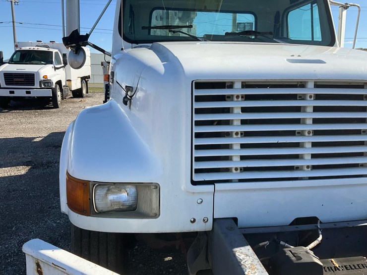 2001-international-4900-image-13