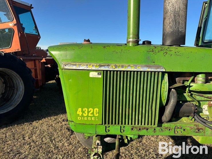 john-deere-4320-image-12