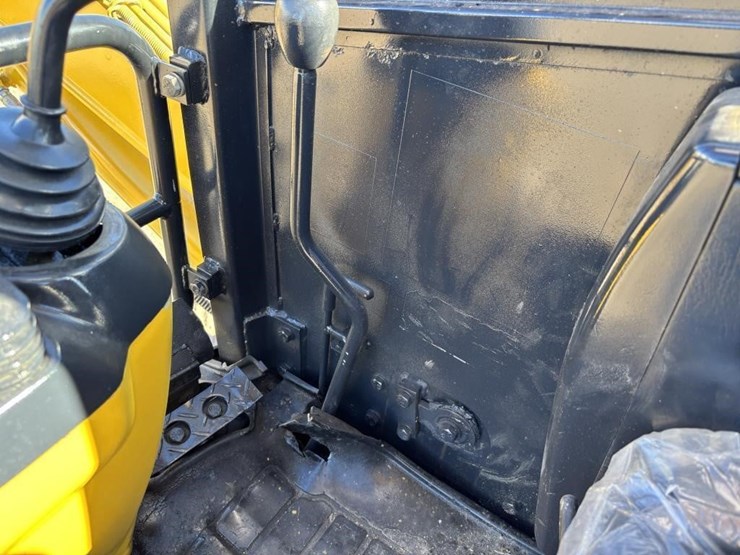 komatsu-pc12uu-2-image-22