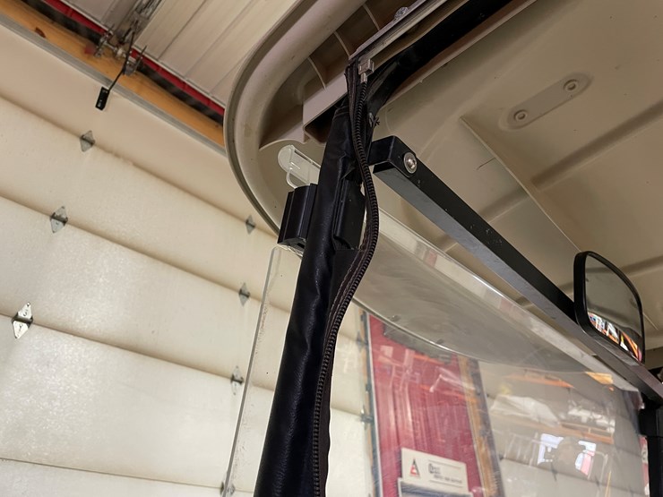 #7476-•-2014-yamaha-electric-golf-cart-image-15