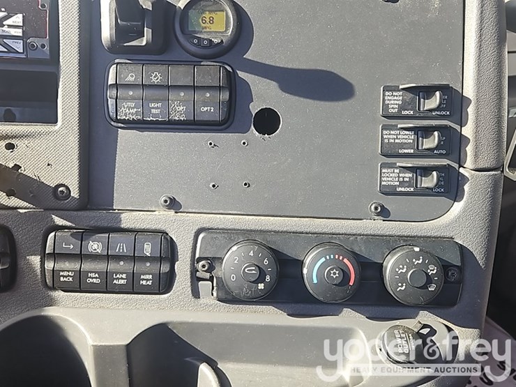 2018-freightliner-cascadia-image-54