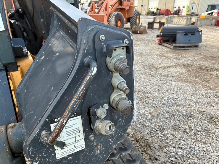 2019-deere-331g-image-10