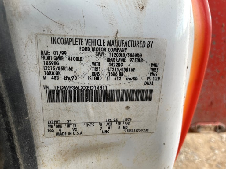 #1143-•-1999-ford-service-truck-(has-mn-title)-image-31