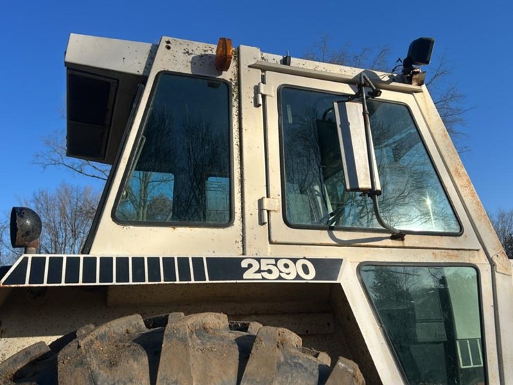 j-i-case-2590-image-24