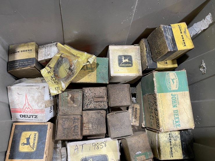 #7889-•-(2)-bins-of-various-john-deere-parts-image-3