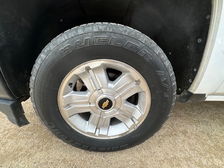 2016-chevrolet-2500-image-14