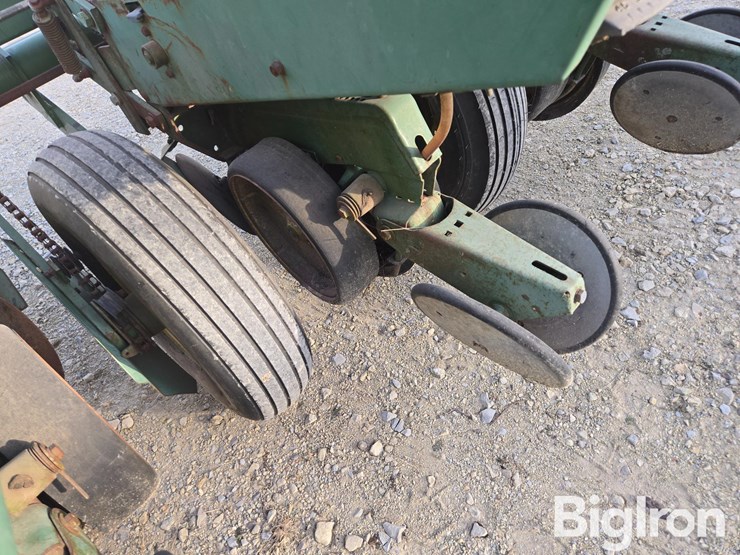 john-deere-7000-image-17