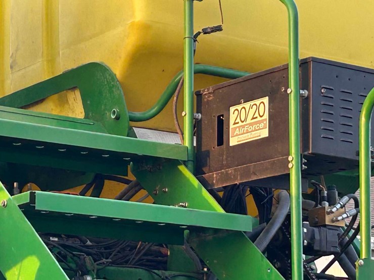 john-deere-1790-image-33