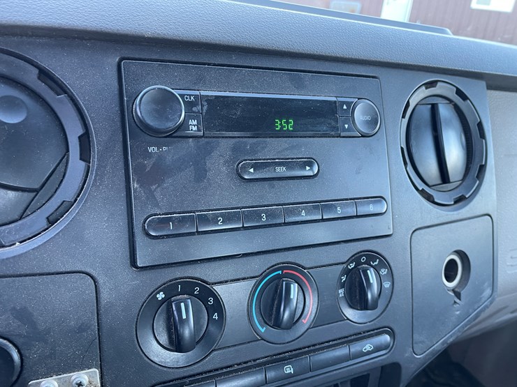 ford-f250-xl-image-58