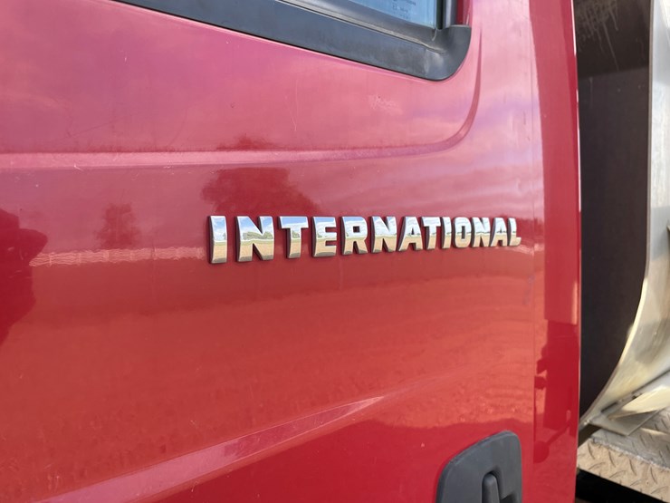 international-7400-image-44