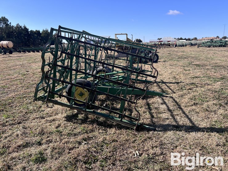 john-deere-24-image-4