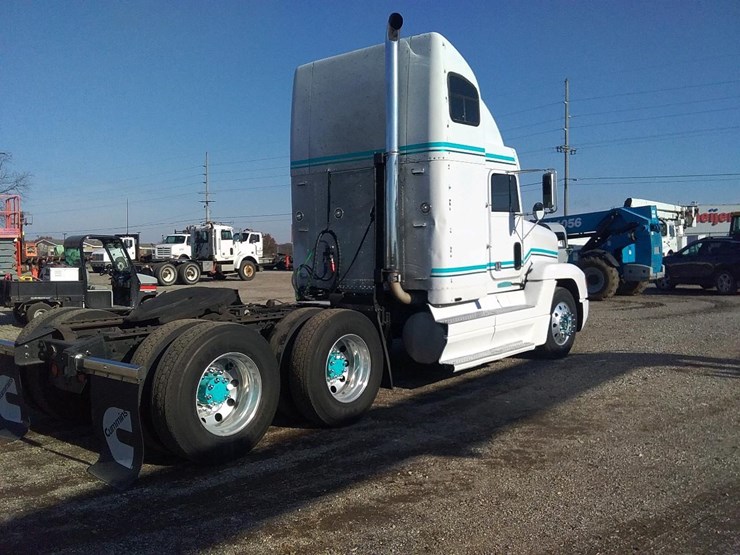 1996-freightliner-fld120-image-5