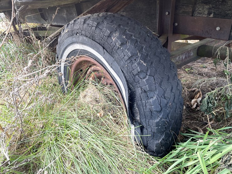 #210-•-16'-hay-rack-on-running-gear-(boyceville,-wi)-image-26