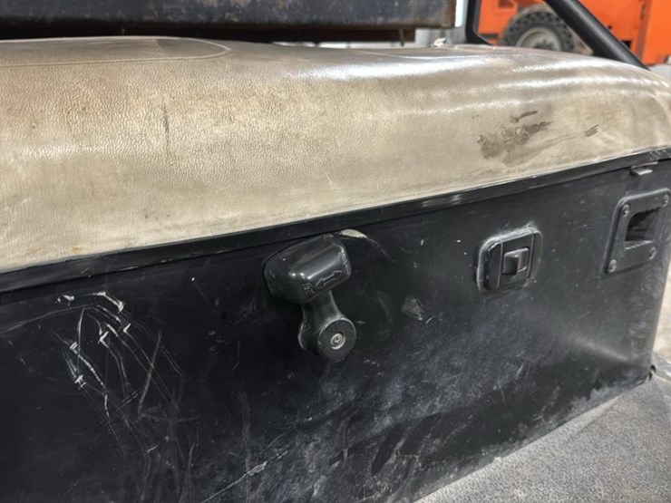 #2351-•-electric-golf-cart*-image-7