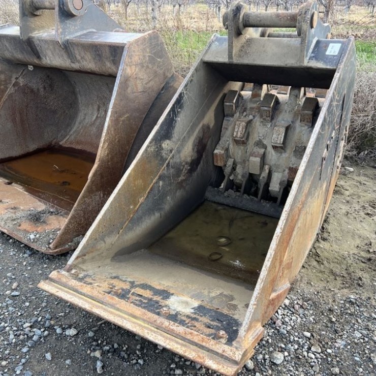 Felco 34" Compactor Bucket