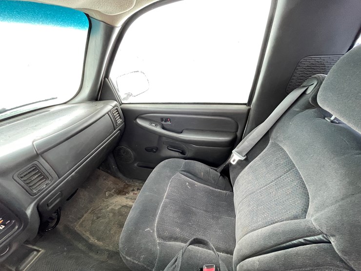 #1163-•-2003-chevrolet-service-truck-(has-mn-title)-image-29