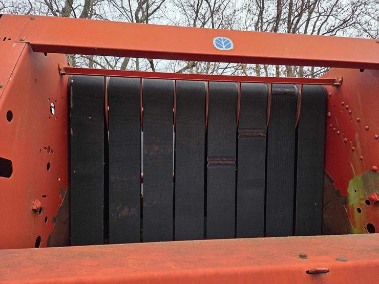 new-holland-664-image-4