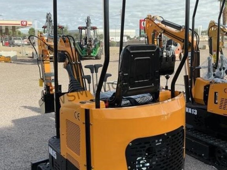 2025-miva-15-mini-excavator-image-3