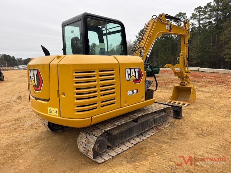 caterpillar-305.5e-image-4