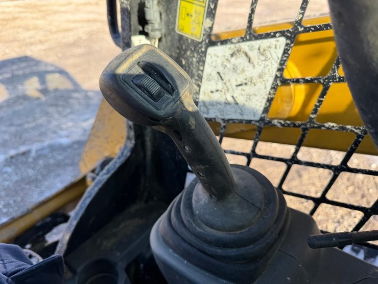 caterpillar-239d-image-24