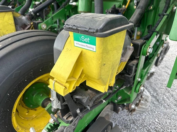 john-deere-1790-image-18