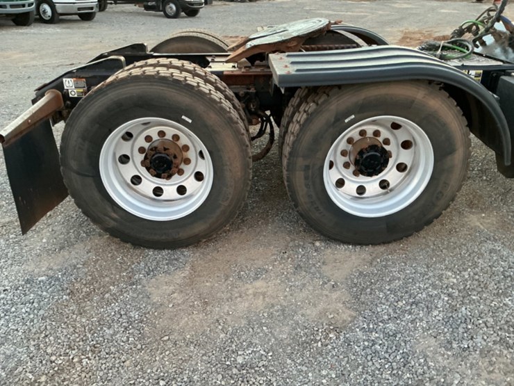 2019-kenworth-t800-image-14