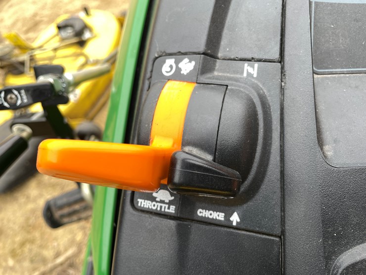 john-deere-x300-image-28