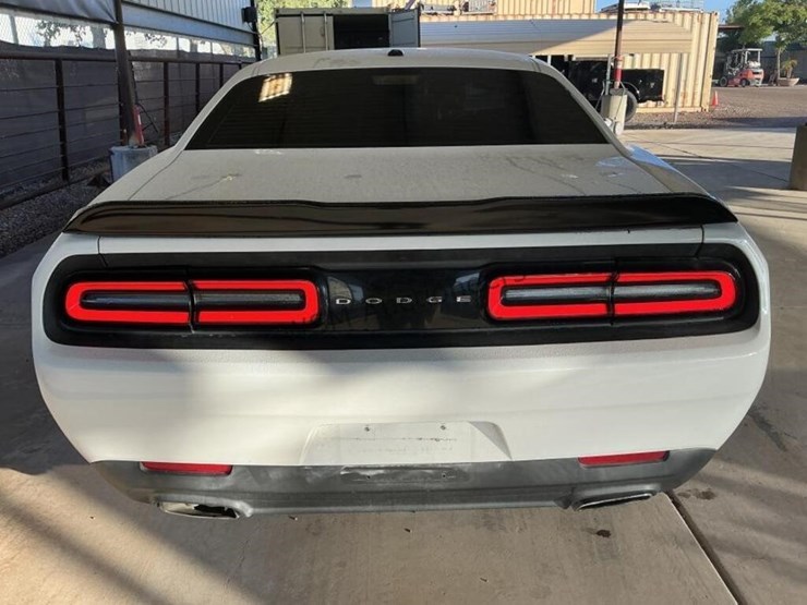 2016-dodge-challenger-sdn-image-6