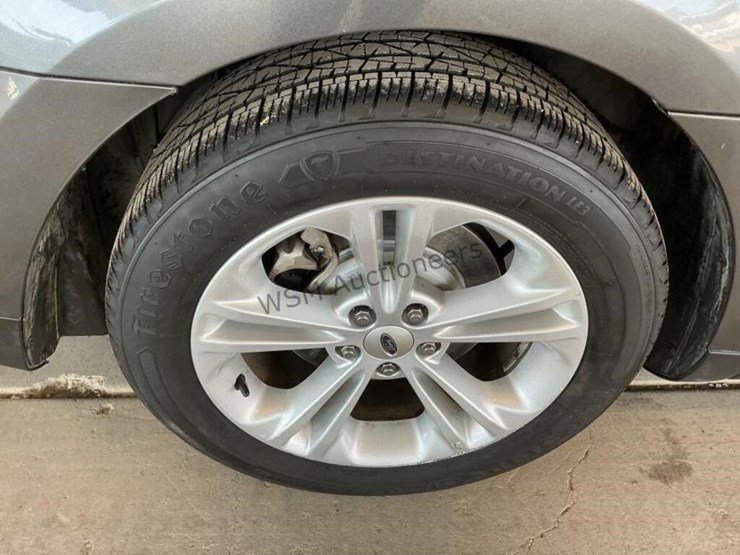 2015-ford-taurus-sdn-image-8