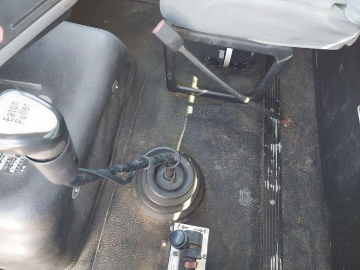 2006-international-8600-image-18