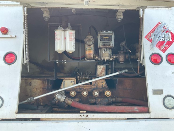 international-1854s-image-38