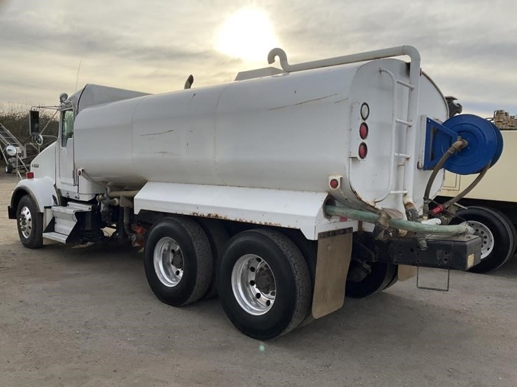 2012-kenworth-t800-image-4