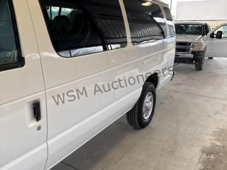 2009-ford-e350-image-5