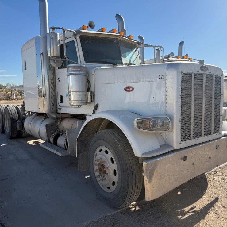2016 PETERBILT 389