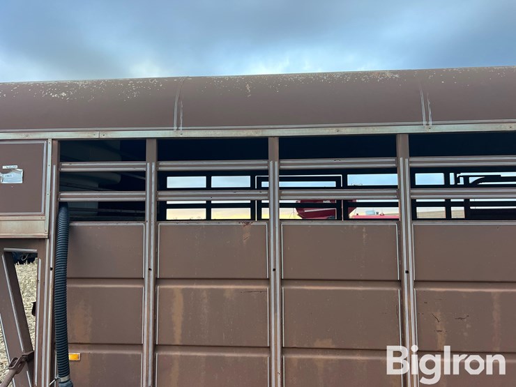 1983-travalong-18’-t/a-gooseneck-livestock-trailer-image-16