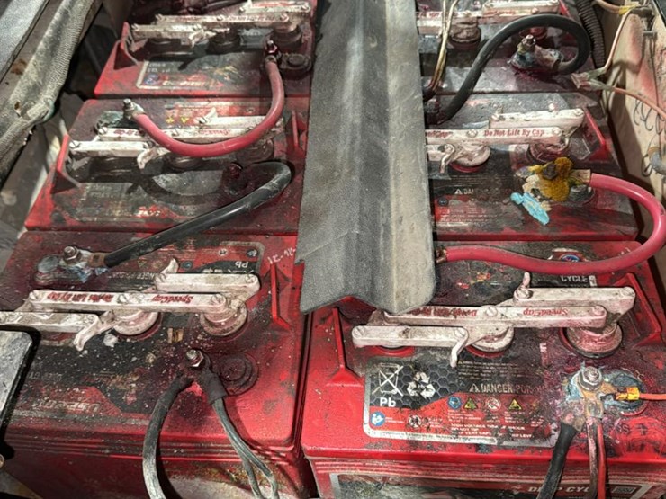 #2351-•-electric-golf-cart*-image-10