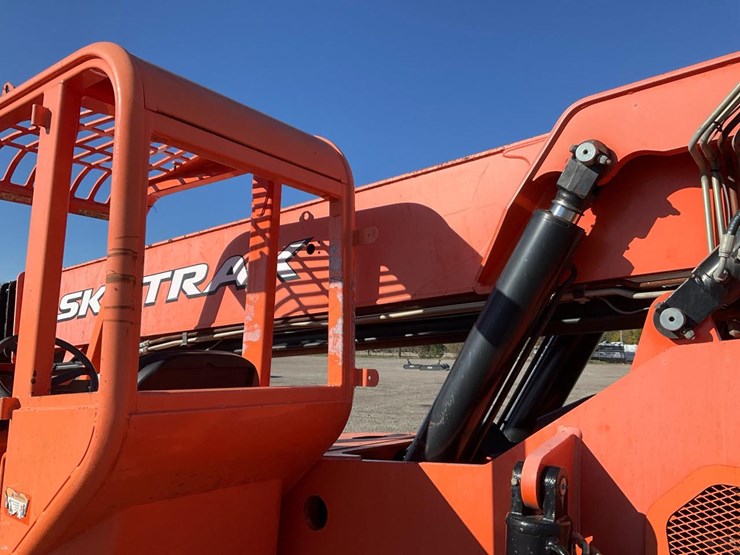 2016-sky-trak-6042-image-21