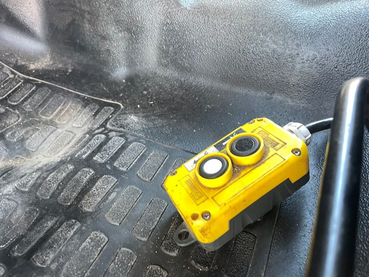 2010-ford-f550-image-49