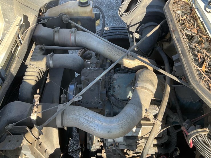 2001-international-4900-image-104