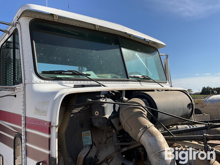 2000-freightliner-fld112-image-20