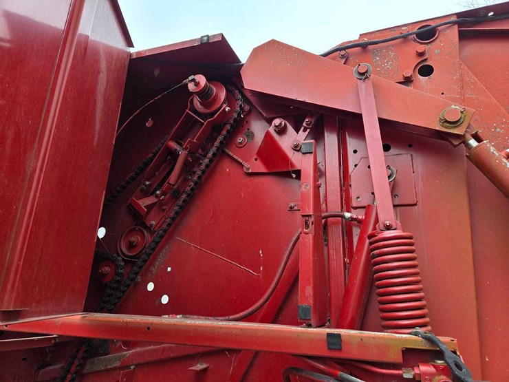 new-holland-664-image-28