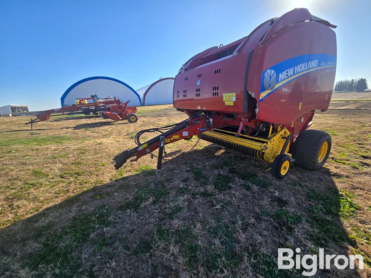 2014-new-holland-1000-image-1