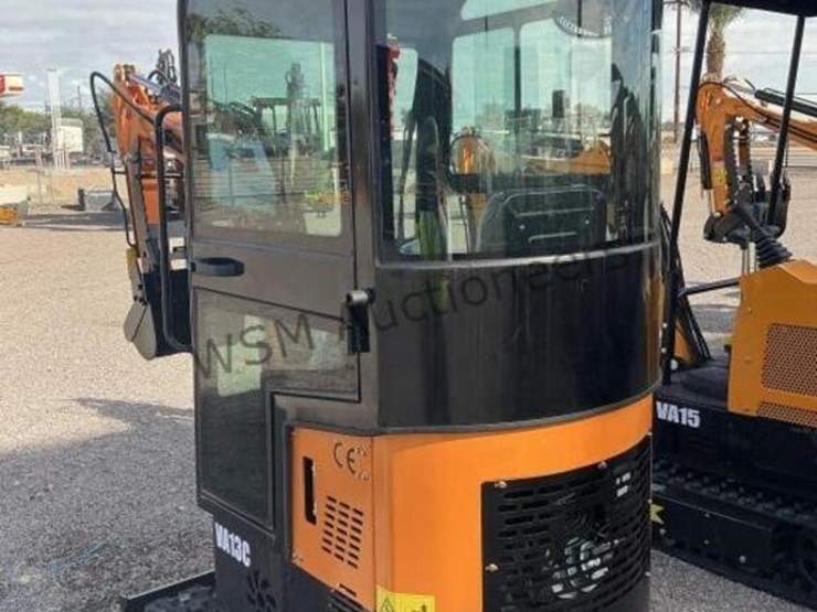 2025-miva-13c-mini-excavator-image-3