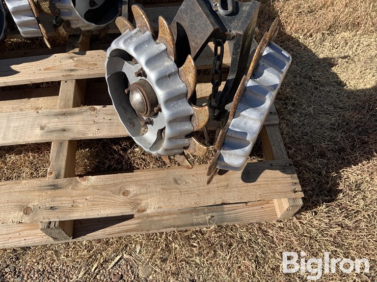 john-deere-banded-row-cleaners-image-13