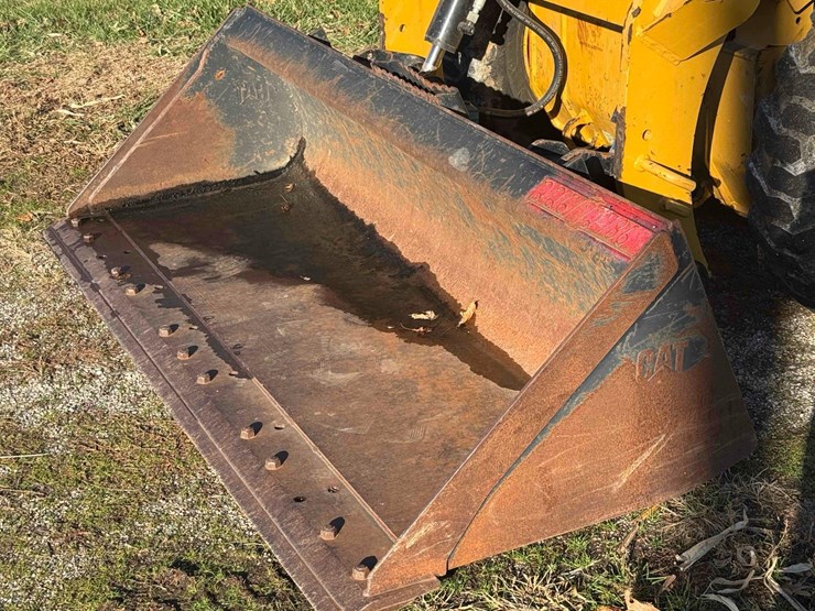 caterpillar-236d-image-18