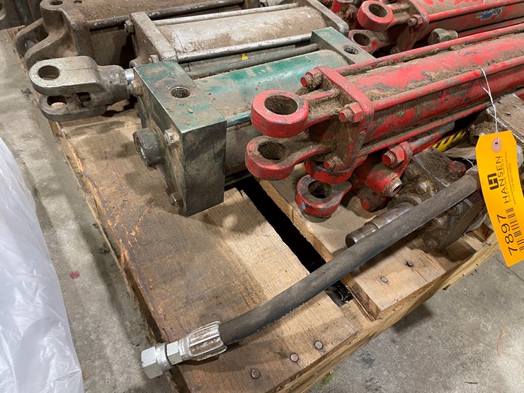 #7897-•-pallet-of-various-hydraulic-rams-image-4