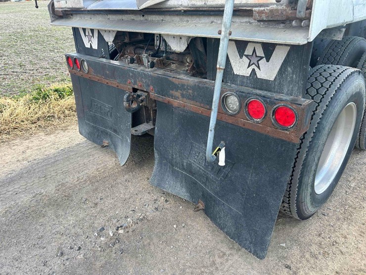 western-star-4964f-image-41