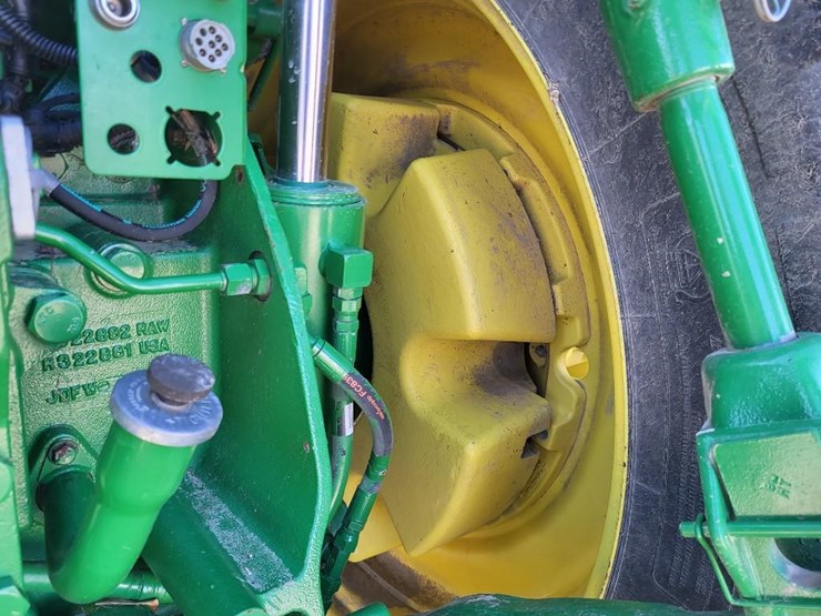 john-deere-8335r-image-36