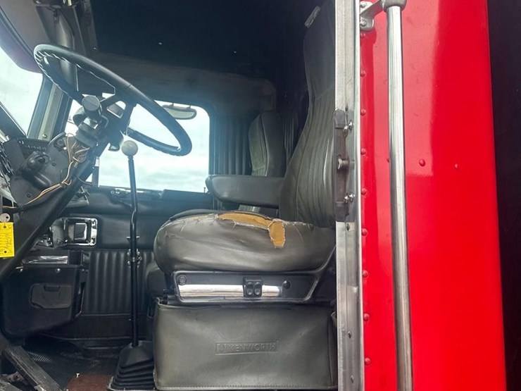 1999-kenworth-t800-image-18