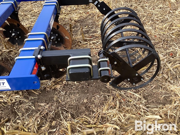 2023-unverferth-trackmaster-ii-pivot-track-closer-image-9